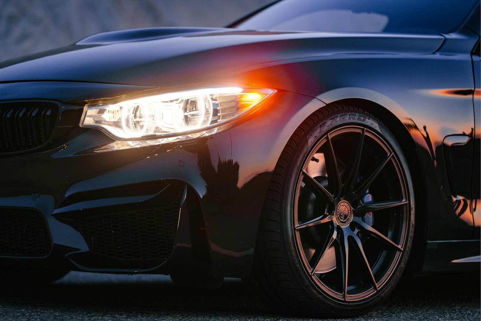 Carbon-look mirror caps — inspiration image